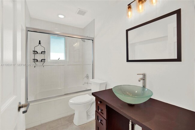 Building Photo - 527 SW 20th Rd