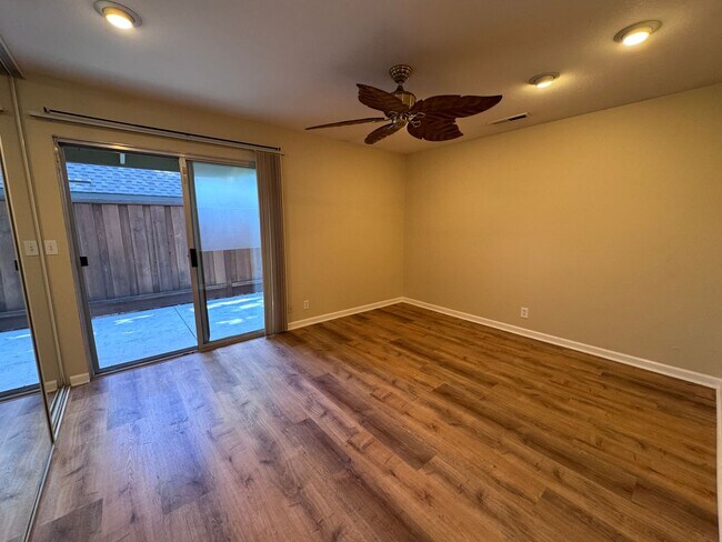 Building Photo - 5572 Magnolia Terrace