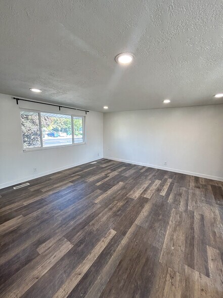 Building Photo - 777 N 1000 W