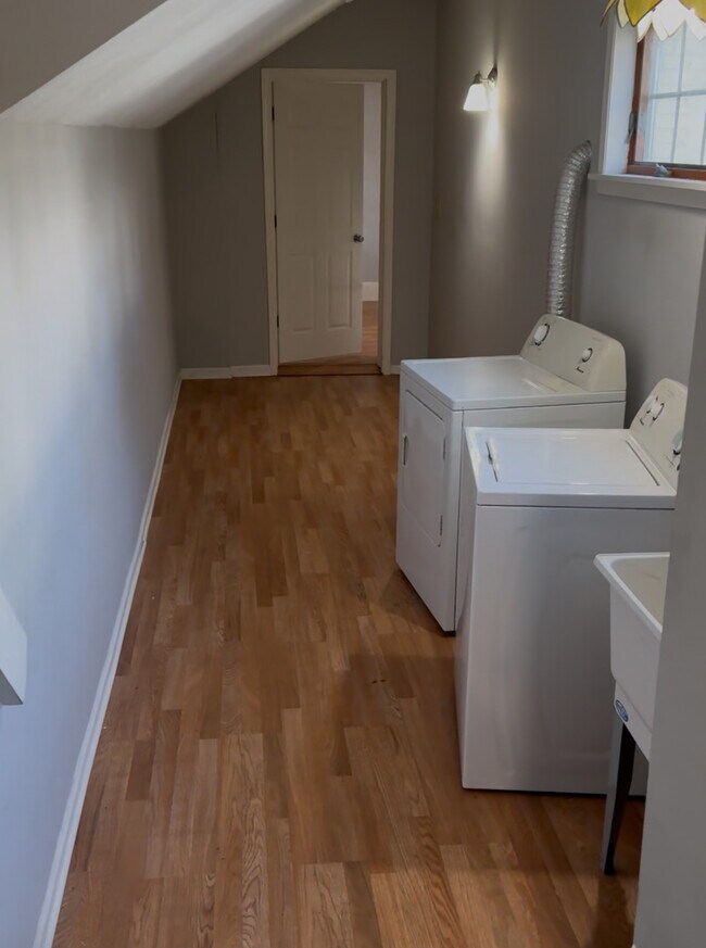 Building Photo - 297 High St