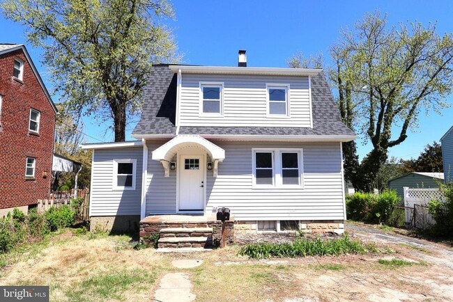 Building Photo - 5110 Kenwood Ave