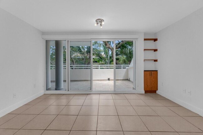 Building Photo - 2100 Brickell Ave