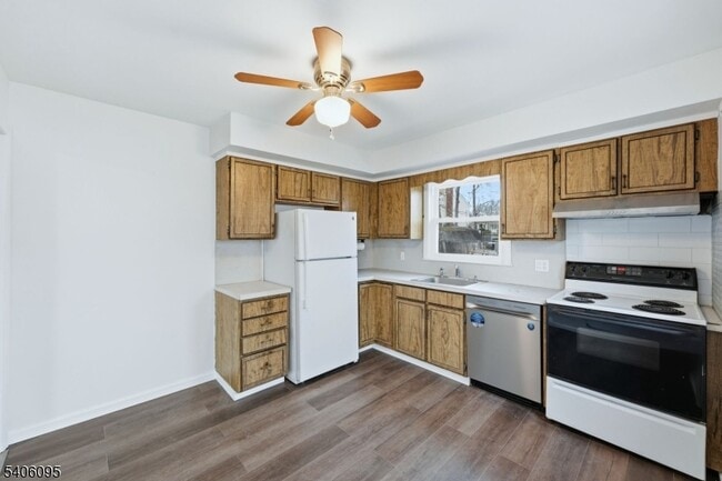 Building Photo - 46 Glenwood Ave