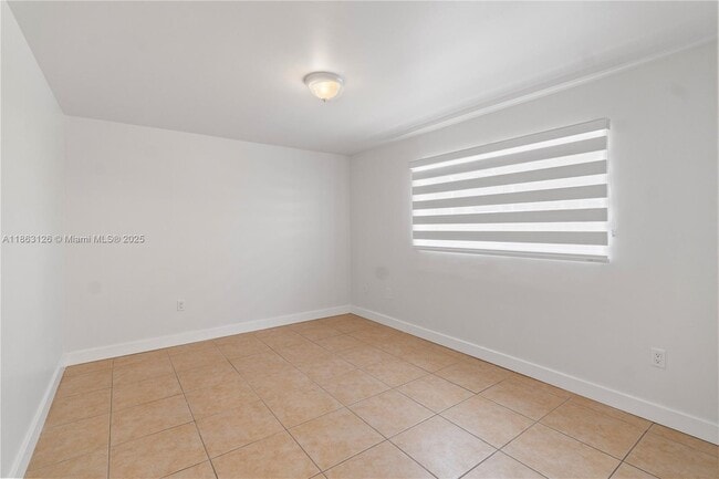 Building Photo - 3101 SW 27th Ave