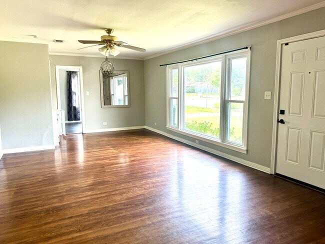 Building Photo - 1307 Aldridge-House-Commerce-"October Move...