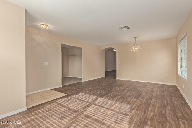 Building Photo - 9012 W Tony Ct