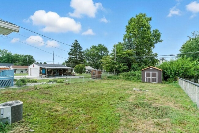 Building Photo - Charming 2-Bed / 1-Bath Ranch in Quiet Col...