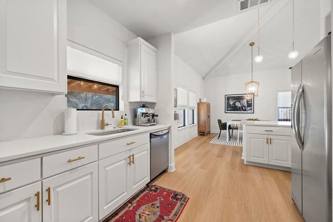 Building Photo - 1030 Daviot Dr