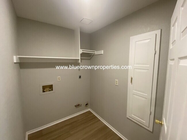 Building Photo - 1212 Case Dr