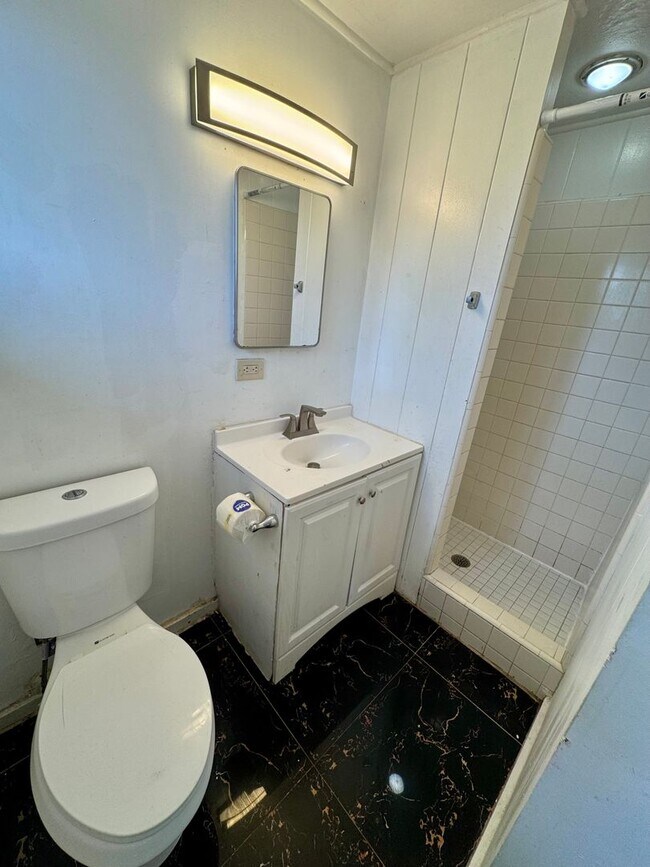 Building Photo - Rarely available 4 bed, 3 bath w/ a pool i...