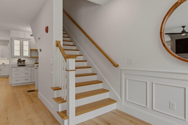 Building Photo - 50 Cate St