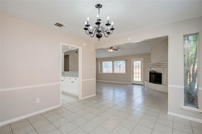 Building Photo - 25534 Pepper Ridge Ln