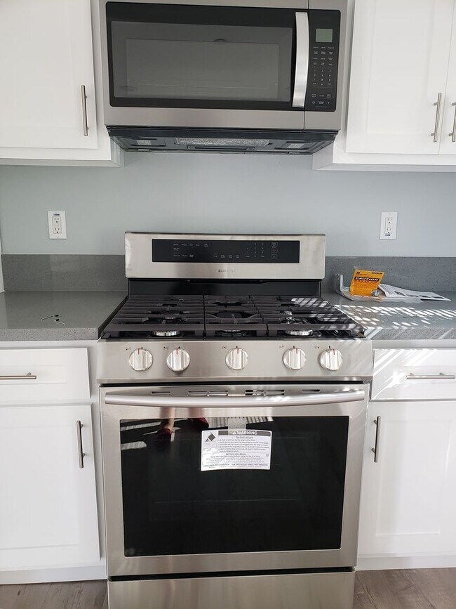 Building Photo - 33(1635)