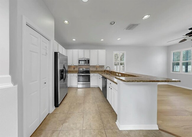 Building Photo - 17423 New Cross Cir