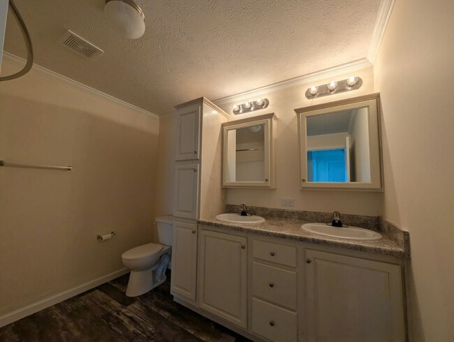 Building Photo - 52545 Elmcrest Ct