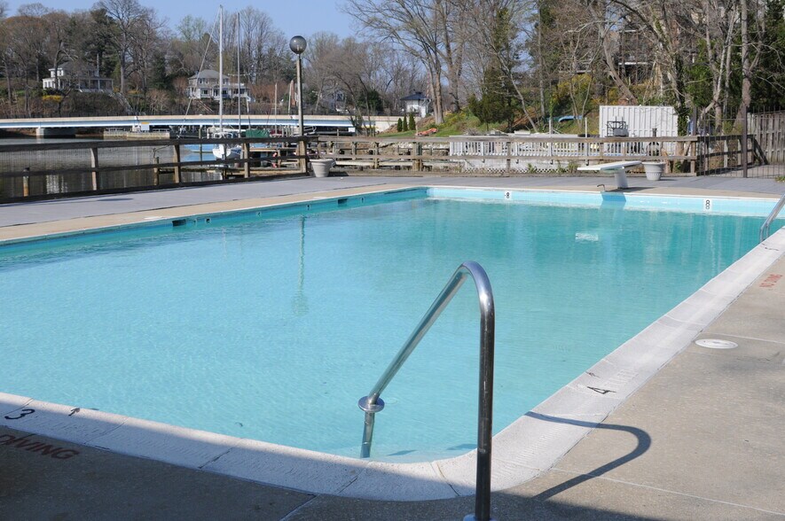 Building Photo - 304 Forbes St