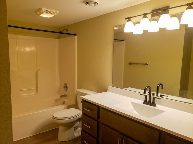 Building Photo - 1323 W Main St