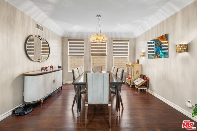 Building Photo - 996 N Antonio Cir