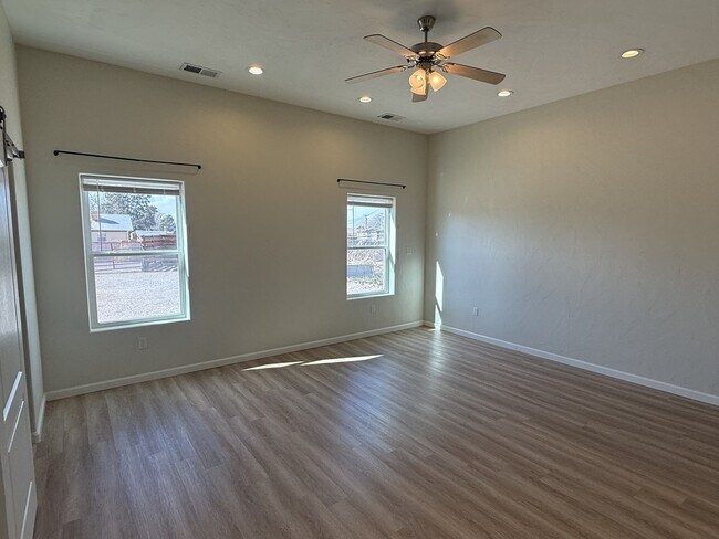 Building Photo - 2937 Washington St NE