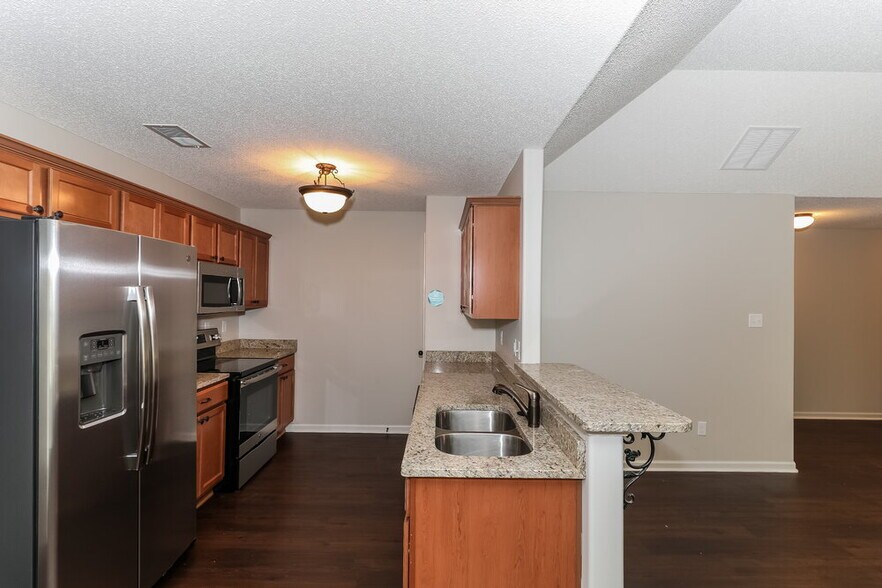 Building Photo - 9450 Darren Cir S