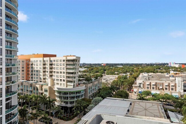 Building Photo - 121 NE 34th St