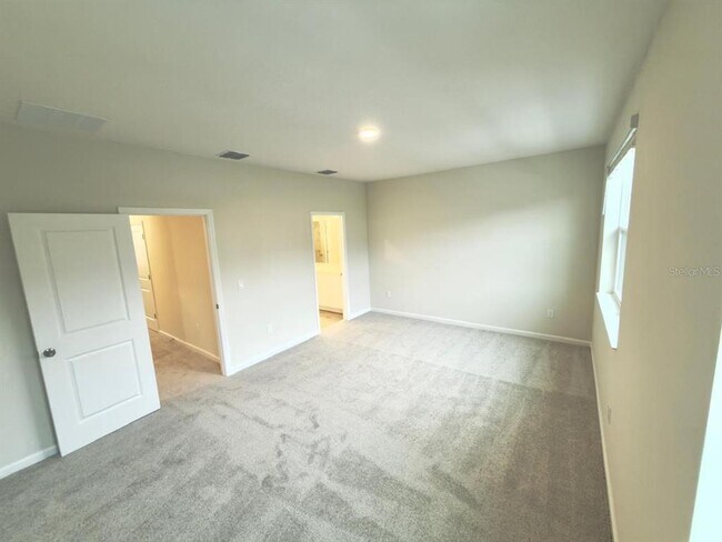 Building Photo - 15445 Bay Brg St