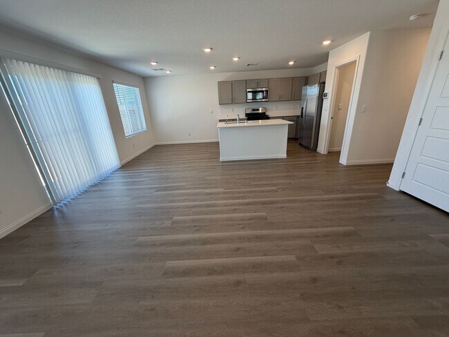 Building Photo - New Build - Never Lived In