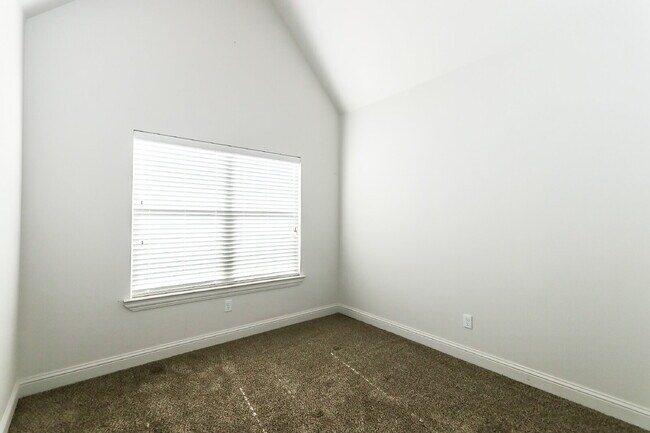 Building Photo - Half off first full month's rent/New Cooper Meadows Subdivision!