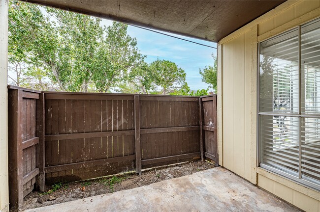 Building Photo - 1500 Bay Area Blvd