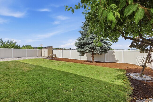 Building Photo - 7610 S Dour St