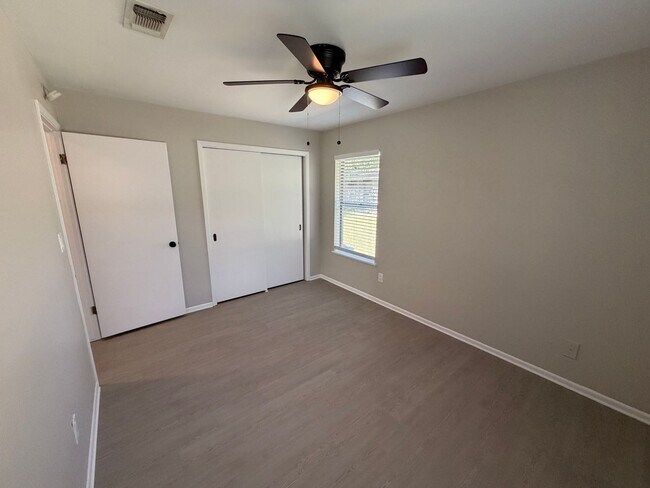 Building Photo - Walk to Torrey Park, and Live Minutes from Historic Gruene! 2/1/1 Duplex on a Corner Lot with Ref...