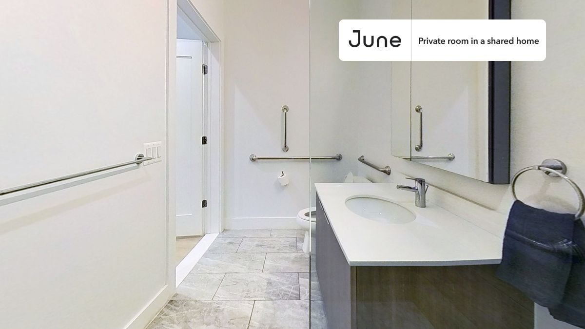 Building Photo - Room in Shared 4 bed/2 bath home