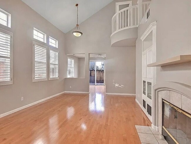 Building Photo - Beautiful Home in Highly Desirable Location