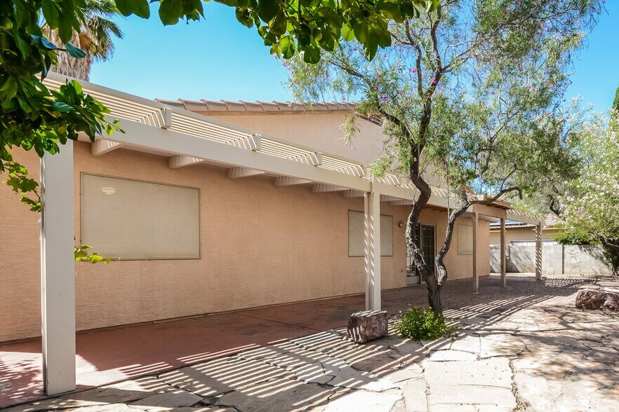 Building Photo - 8506 N Sayante Way