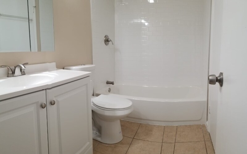 Building Photo - 8541 1/2 Rose St