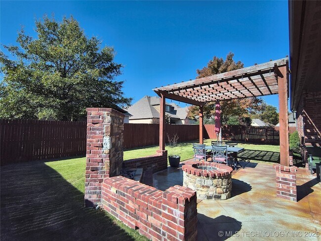 Building Photo - 4724 S 168th E Ave