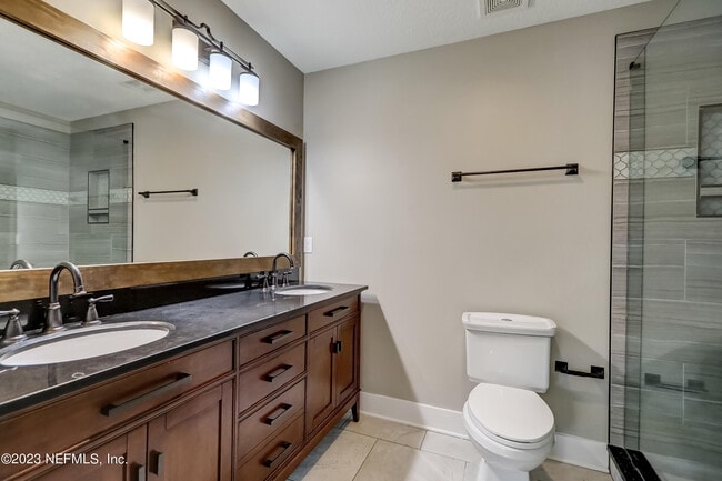 Building Photo - 1228 Willow Ct