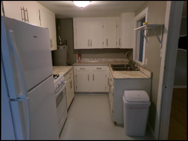 Building Photo - 814 G St