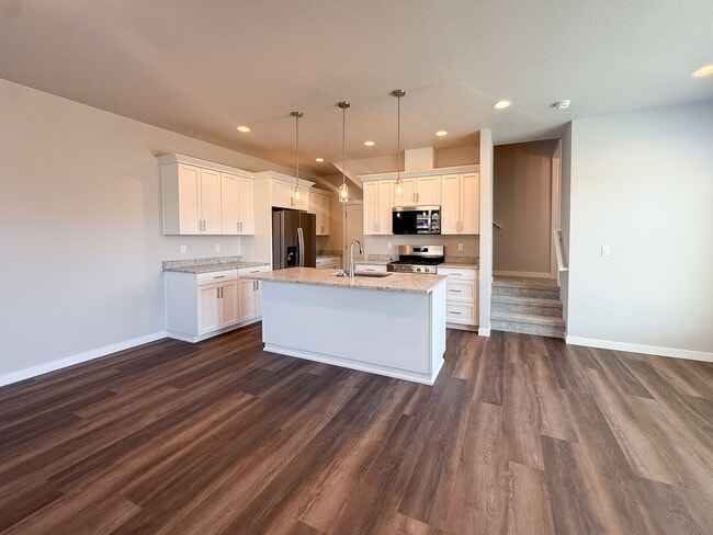 Building Photo - 356 SE Shetterly Dr