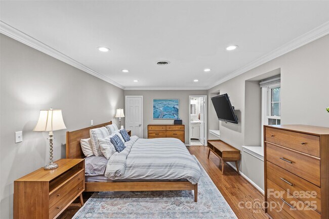 Building Photo - 2418 Ainsdale Rd