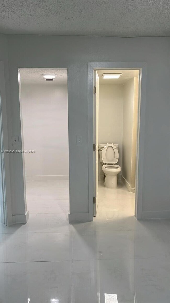 Building Photo - 6051 Arthur St