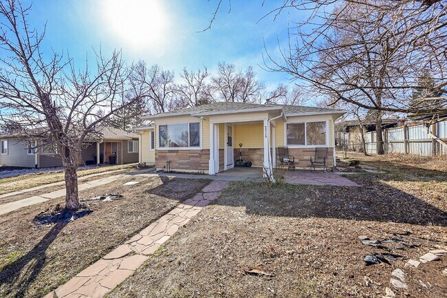 Building Photo - $2,240.95, $200 Off Cleaning Voucher, 4 Beds 1 Bath Single Family Home in Denver with Washer and ...