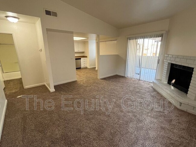 Building Photo - 3926 W Meadow Ave
