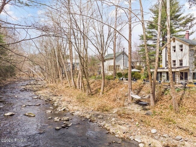 Building Photo - 144 Sawkill Ave