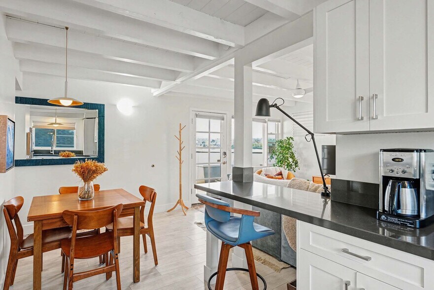 Building Photo - 2612 Bayside Ln