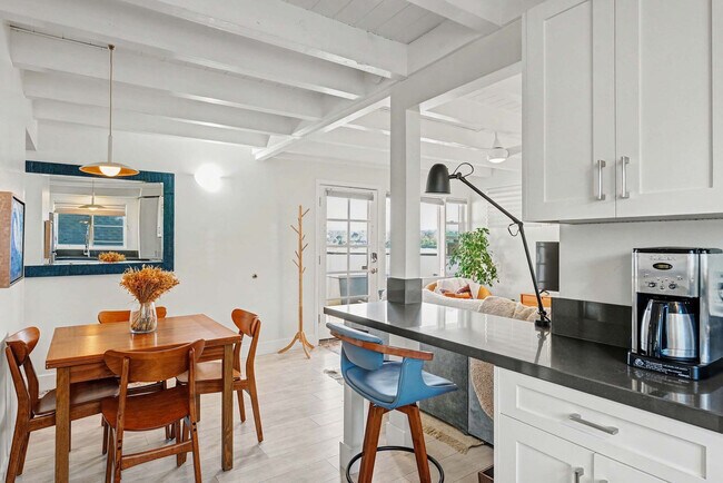 Building Photo - 2612 Bayside Ln