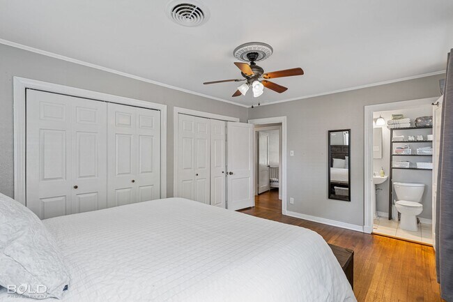 Building Photo - Adorable Broadmoor rental!