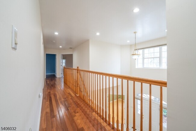 Building Photo - 23 Hansom Rd