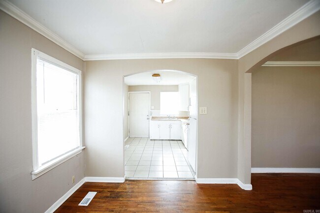 Building Photo - 3510 Walker St