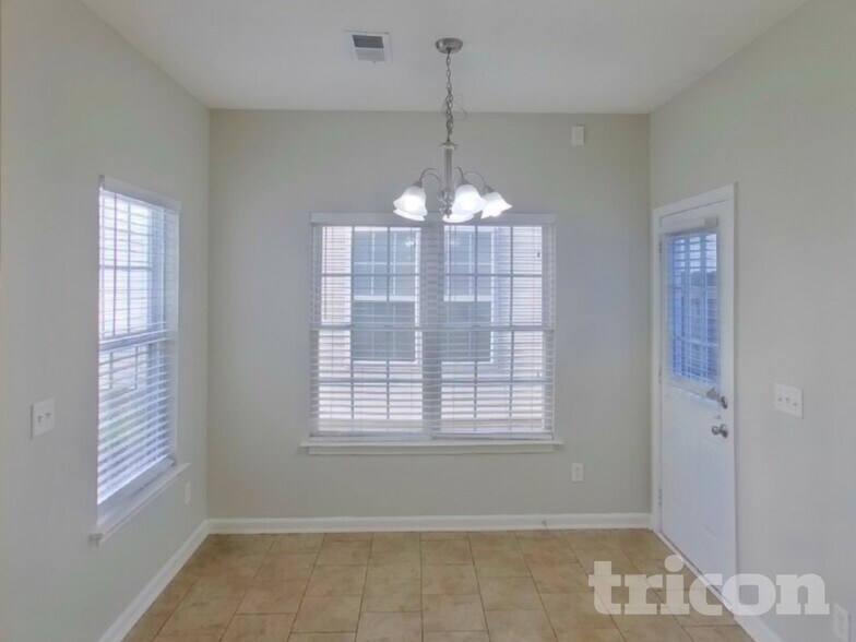 Building Photo - 2614 Sewanee Pl